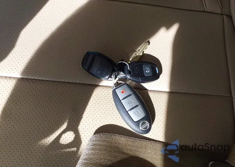 2014 Nissan Pathfinder Sv z USA, uszkodzony, nr VIN 5N1AR2MM8EC690276